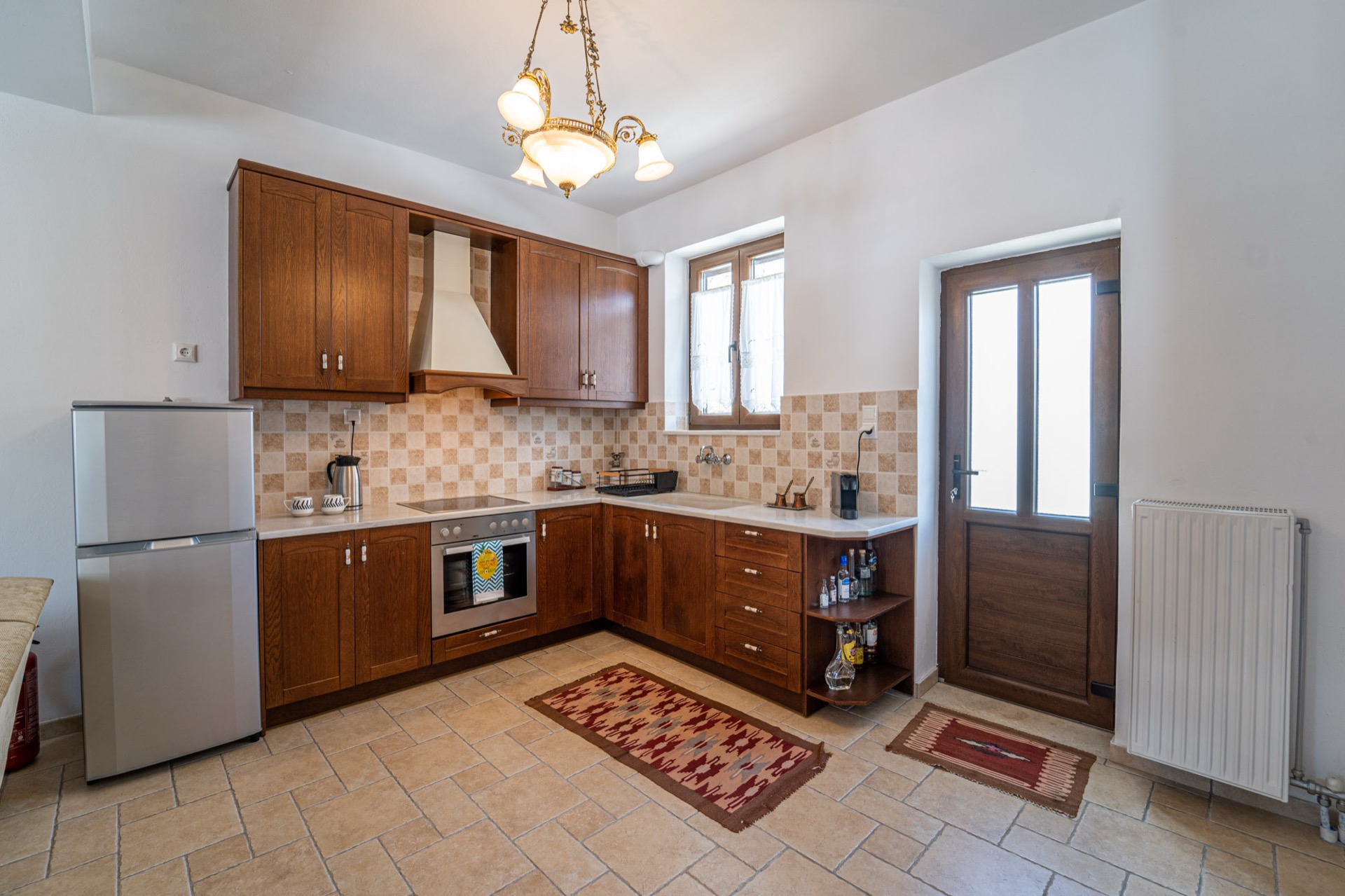 Πλήρως εξοπλισμένη κουζίνα